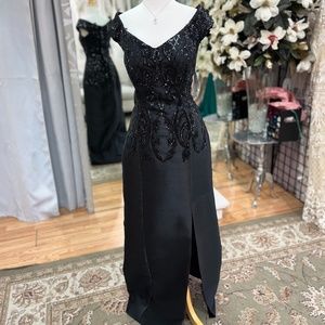 Tina di Martina Style 1793 Size 10 Black Color Dress